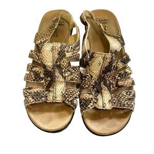 Clarks Snakeskin Strappy Sandals Comfort Cushioned Adjustable Buckle 8.5W Summer